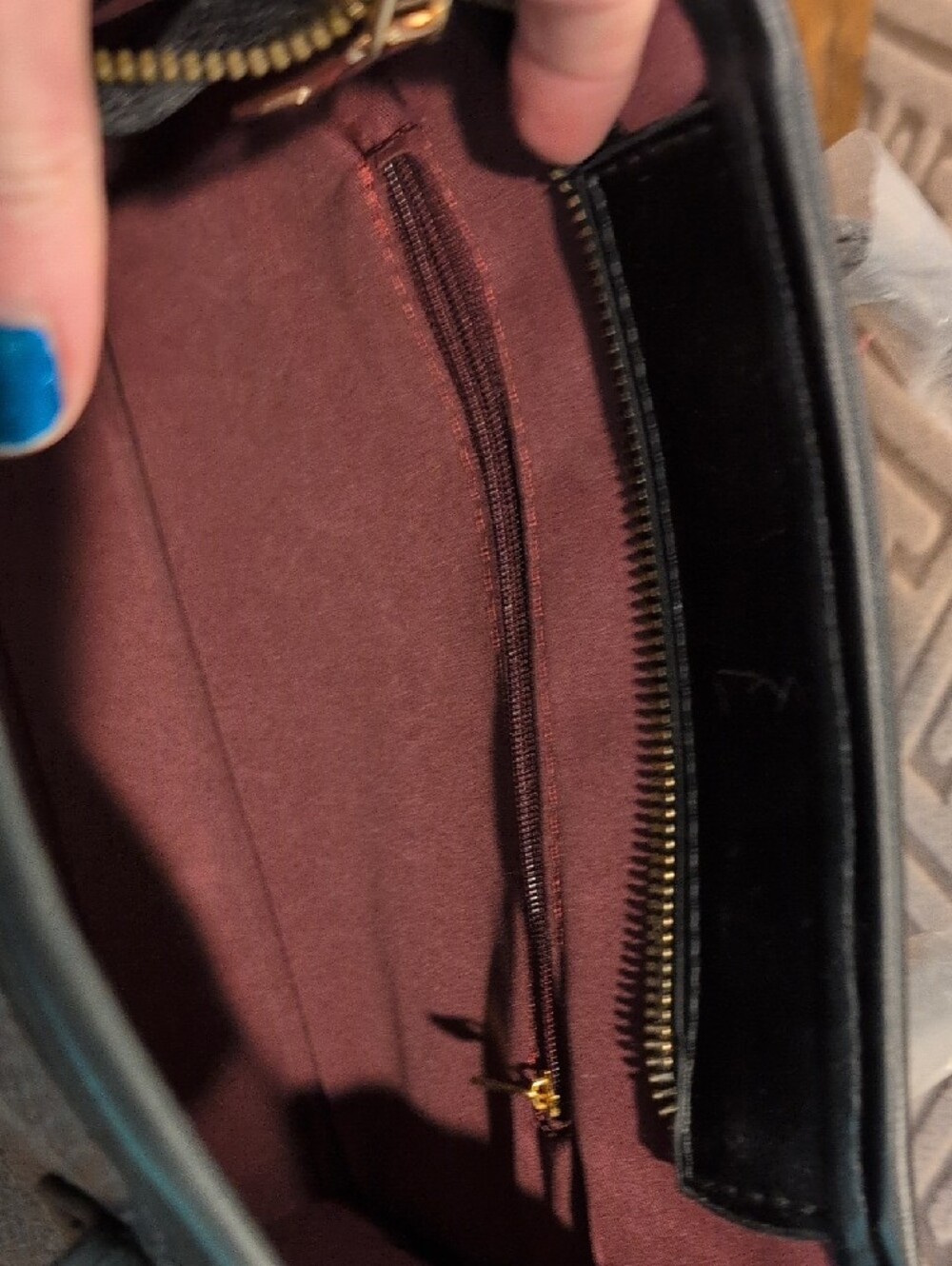 Black Croc-Embossed Tote Bag with Matching Crossbody - Picture 2 of 11